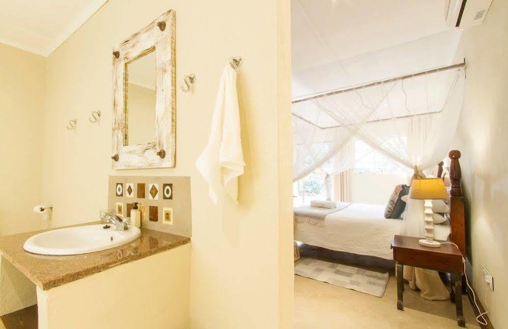 Bayete Guest Lodge Виктория Фолс Екстериор снимка