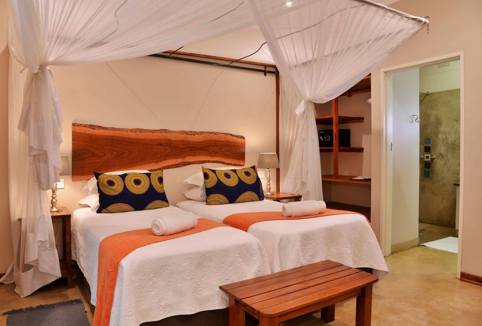 Bayete Guest Lodge Виктория Фолс Екстериор снимка